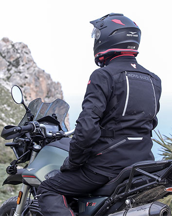 MOTO GUZZI Madrid - CASCO INTEGRAL 'GUZZI' ADVENTURE VINTAGE ANIVERSARIO -  Ropa, cascos y equipamiento Moto Guzzi